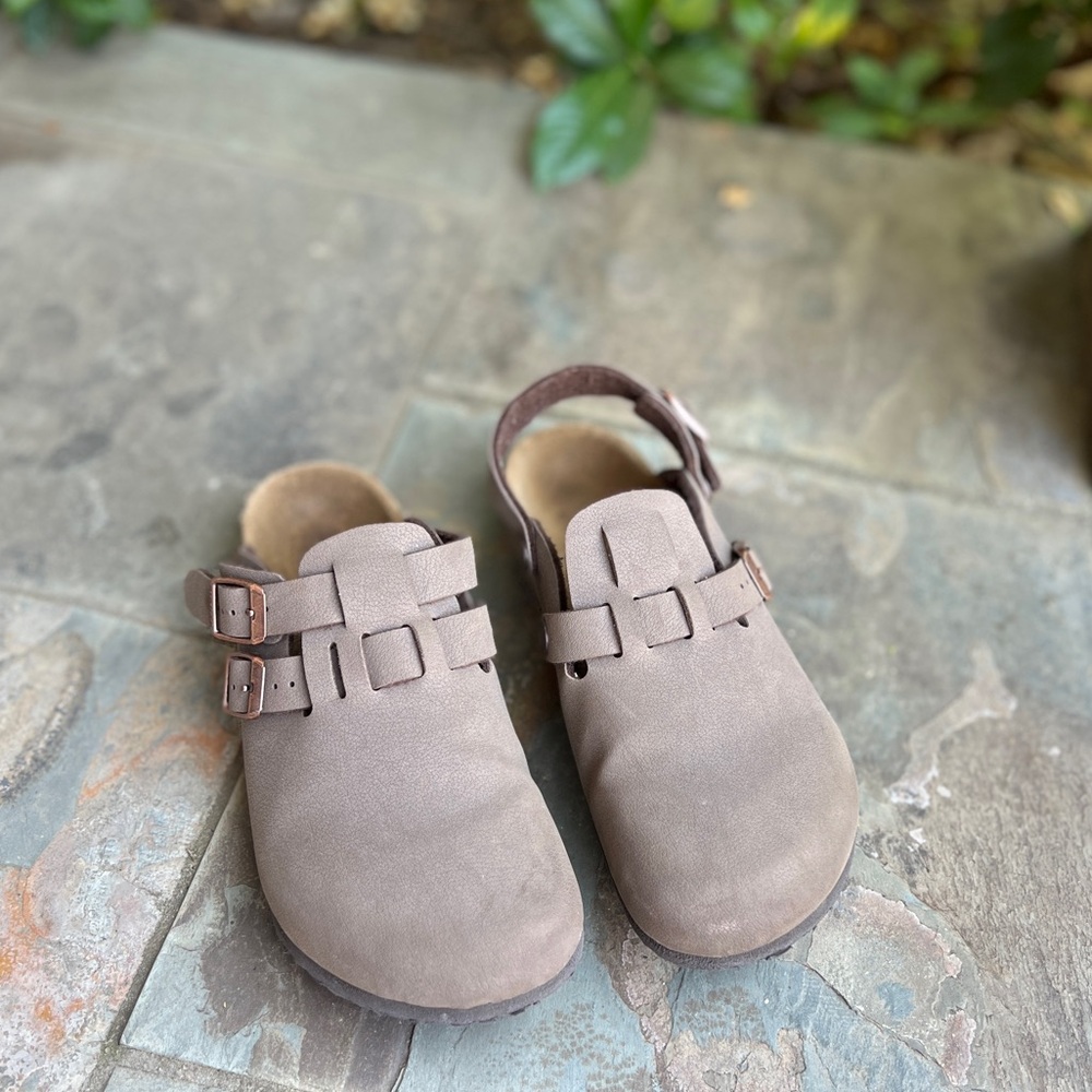Kids Birkenstock convertable clog size 34